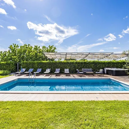 Vila Roza By Briskva Basici