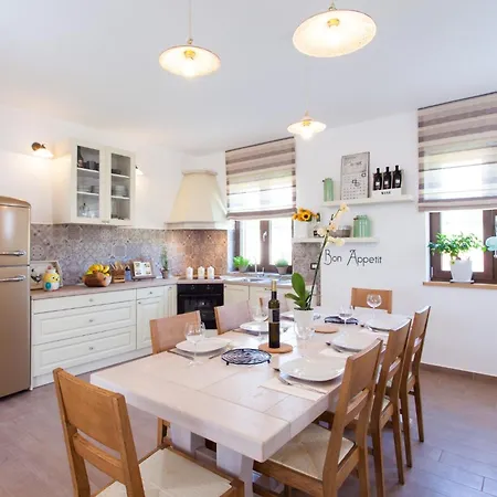 Vila Roza By Briskva